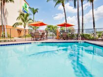 Holiday Inn Express & Suites Ft. Lauderdale Airport West