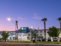 Holiday Inn Express & Suites El Centro