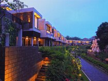 The Sterling Hotel & Villas