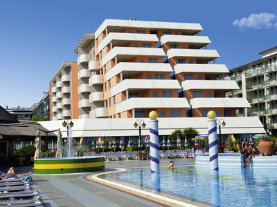 Hotel Holiday 9881/1877/9764.jpg
