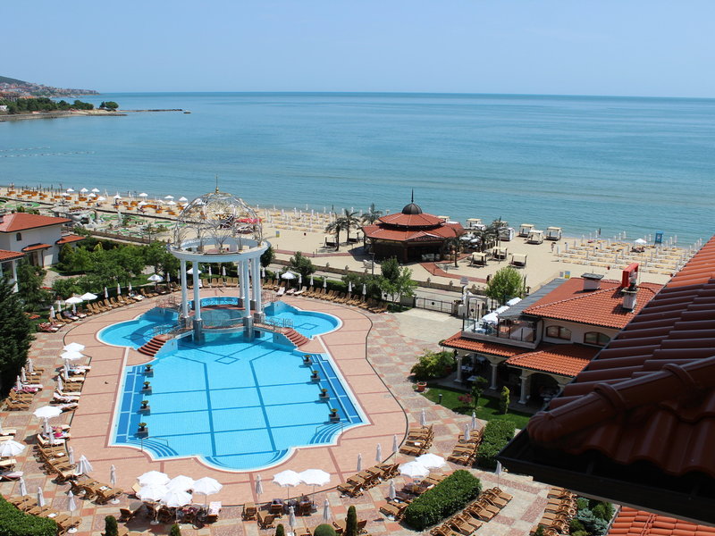 Royal Palace Helena Sands