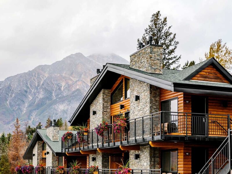 Hotel Coast Pyramid Lake Resort Kanada