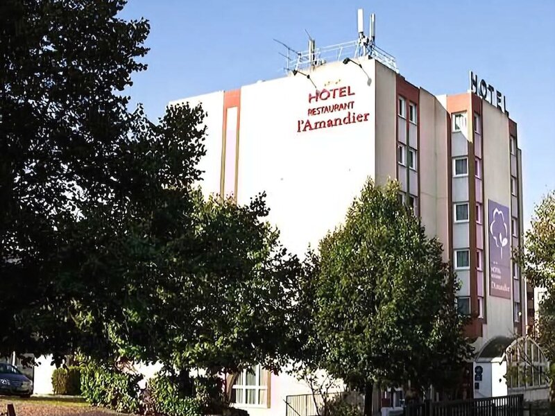 Hotel L'Amandier Paris Frankreich Nanterre
