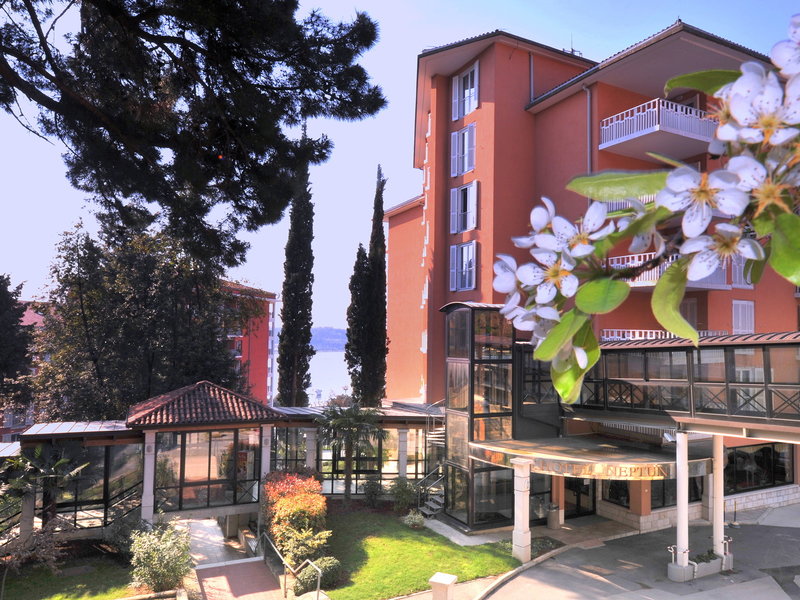 ACT-ion Hotel Neptun