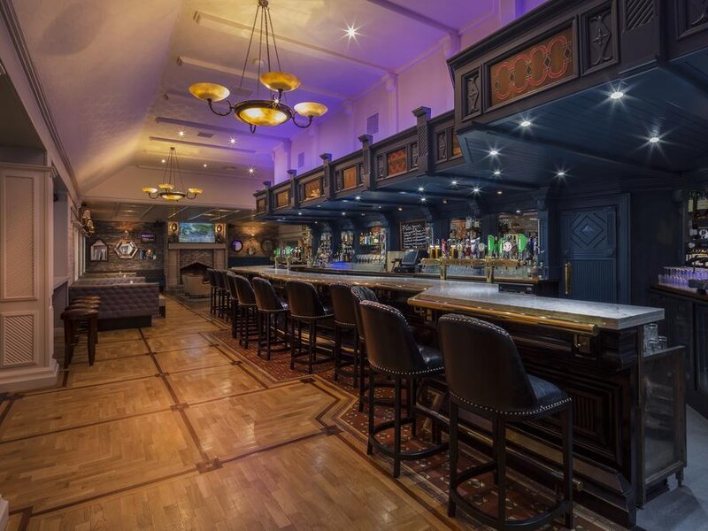 Treacys Oak Wood Hotel Irland Shannon