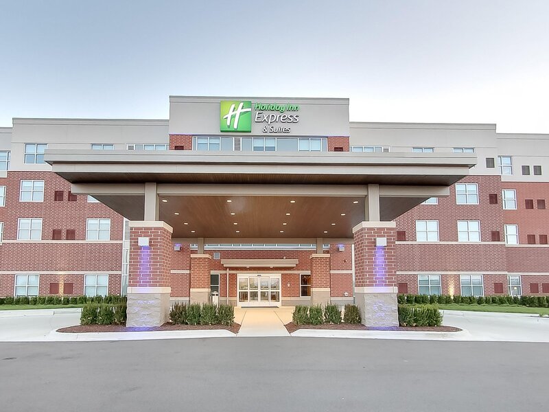 Holiday Inn Express & Suites Plymouth Ann Arbor Area