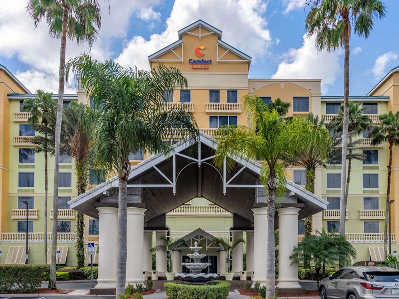 Hotel Comfort Suites Maingate East USA