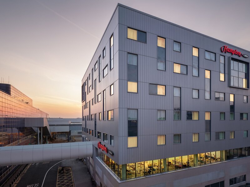 Hampton by Hilton London Gatwick Airport Großbritannien Gatwick