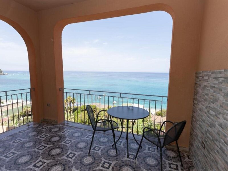 Hotel Terrazzo sul Mare Italien