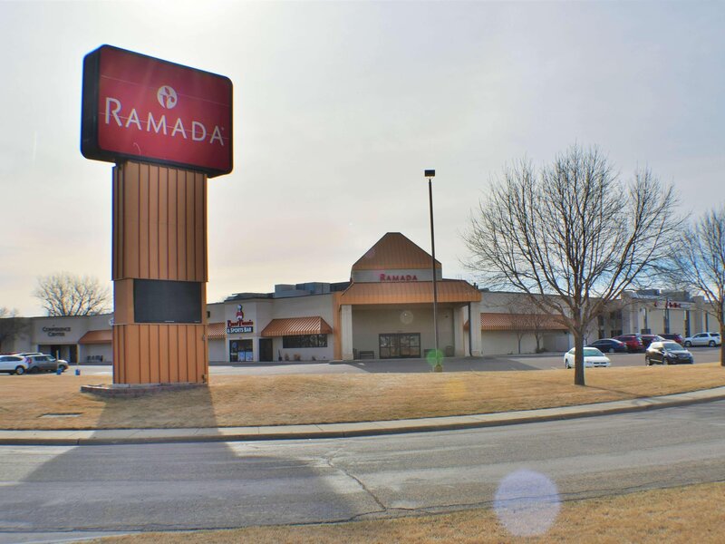 Hotel Ramada Inn & Suites, Airport USA Sioux Falls