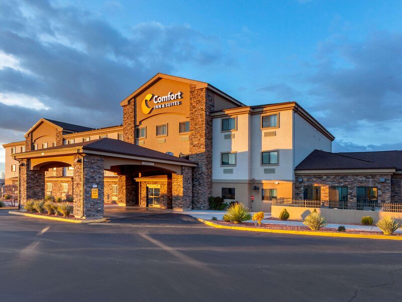 Comfort Inn & Suites Page at Lake Powell USA