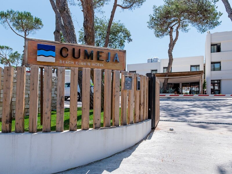 Cumeja Beach Club & Hotel Italien Baia Domizia